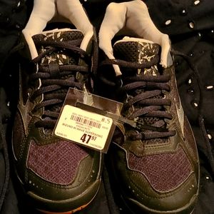 Mizuno w wave supersonic